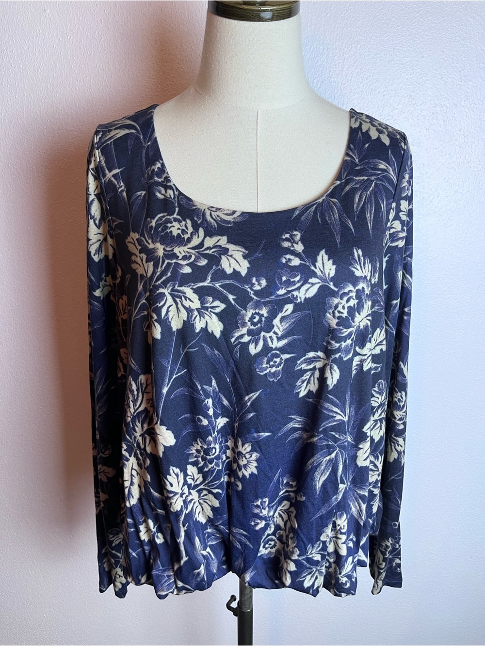 Peruvian Connection Women's Navy Floral Scoop Neck Long Sleeve Top